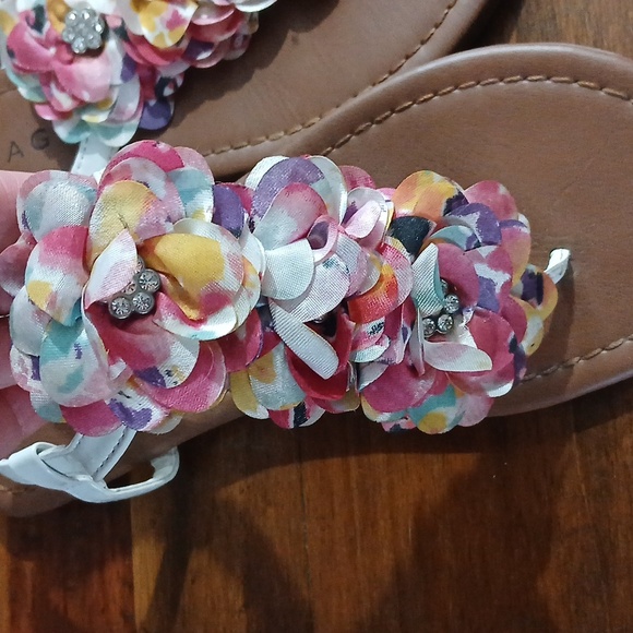 Floral Rampage Sandals - Picture 4 of 4